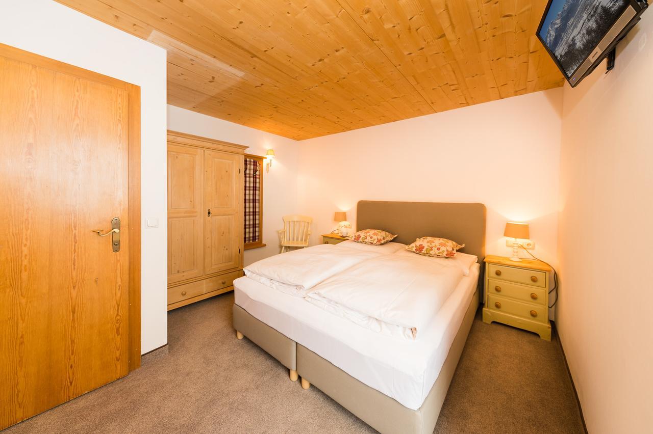 Pension Enzian Saalbach-Hinterglemm Exterior photo
